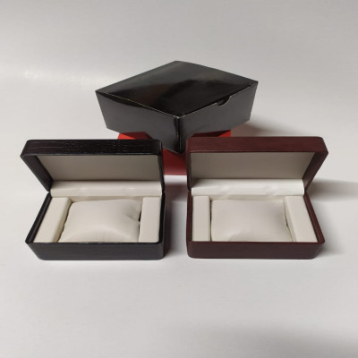 Black Leather 1-Slot Watch Box – Elegant Storage & Display Case
